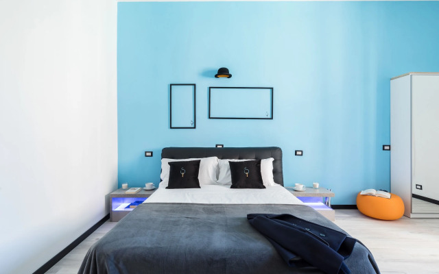 A World Aparts - 32 Modena