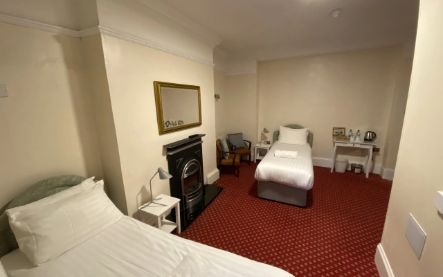 Alexandra Hotel