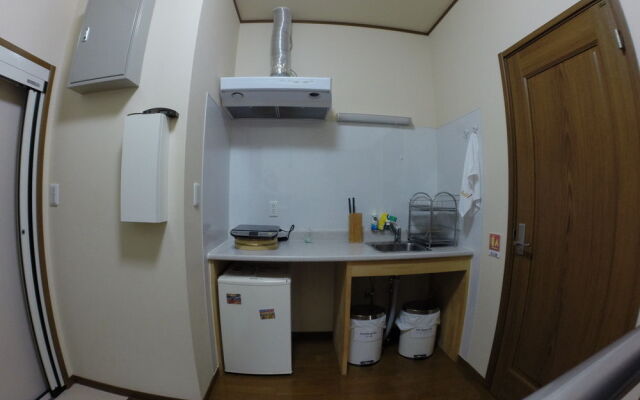 Flying Sumo Surf Company – Guest Rooms – Onjuku