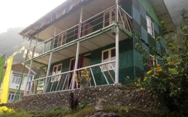 Vamoosetrail Pedong Village Resort