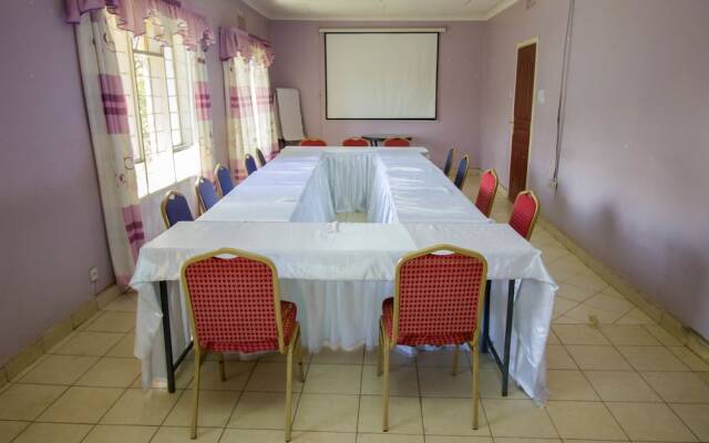 Parkview Safari Hotel and Apartments