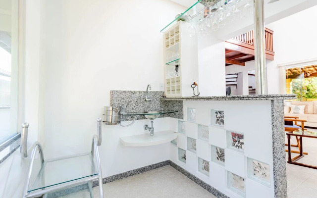 GB16 Casa 6 Suítes a 50m da Praia