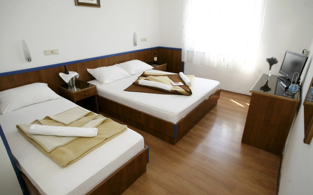 Beach Hotel Plaza
