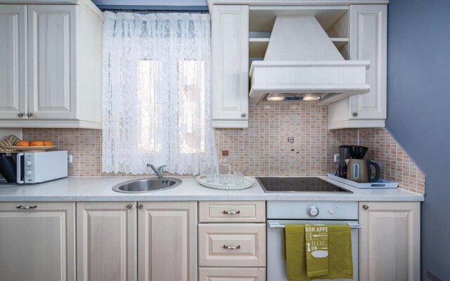 Nice Home in Lovrecica With Wifi and 3 Bedrooms