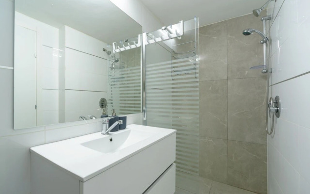 Luxurious Hilton Beach 2BR Suite Parking