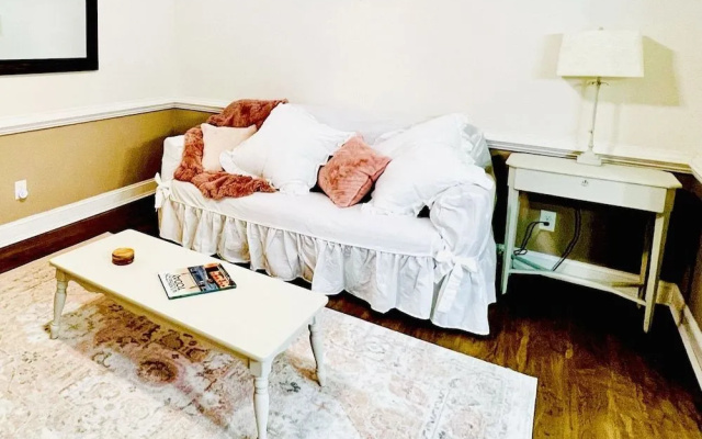Front Street Suites