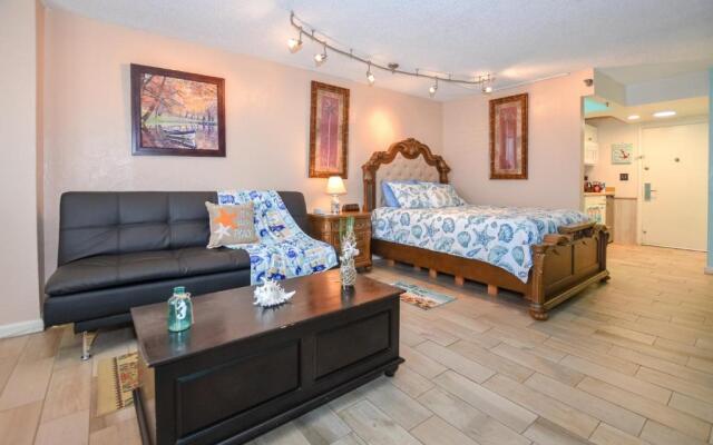 Daytona Beach studio condo with beautiful Ocean view