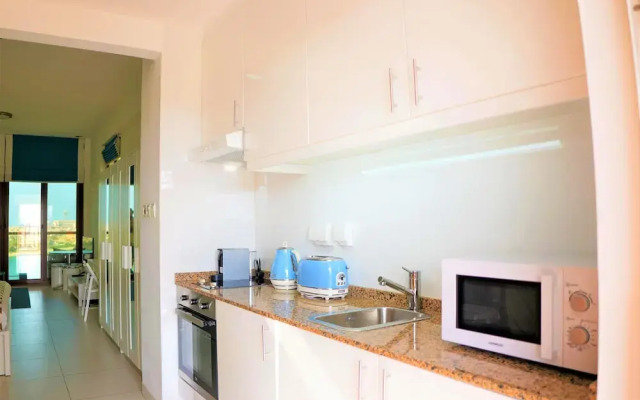 Luxury on the Palm with Marina view balcony