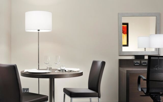 Inn Naples Airport