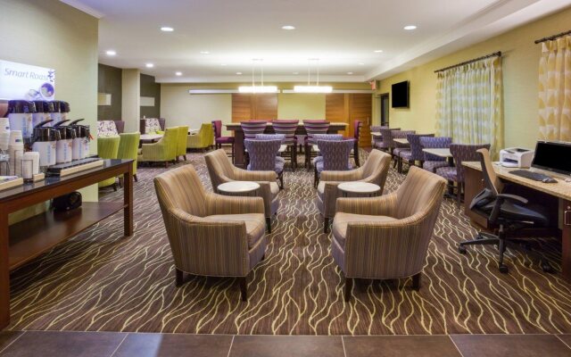 Holiday Inn Express Hotel & Suites St. Paul-Woodbury by IHG