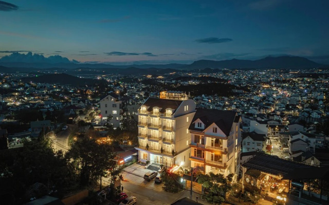 Dalat Roof Hotel