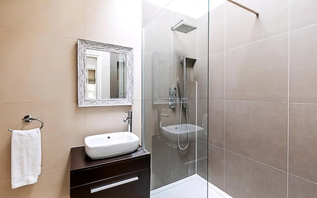Beautiful Modern 4BR House in Central London