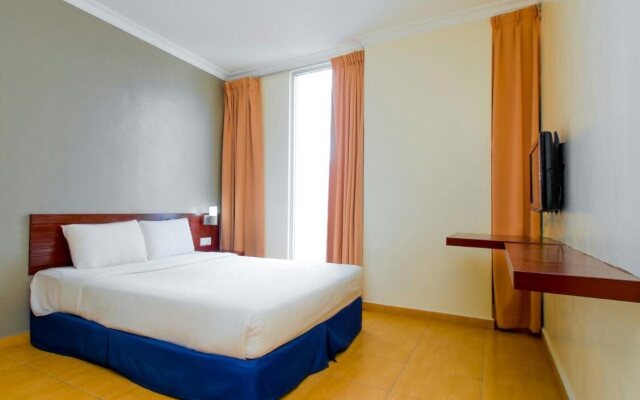 Ample Hotel