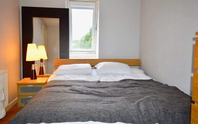 Spacious and Light 3 Bedroom Flat in Scenic Canonmills