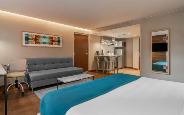 City Express Suites by Marriott Querétaro