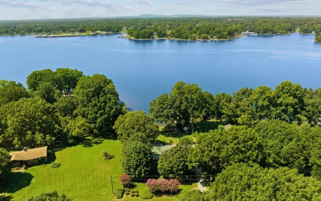 Lakefront Living W/optional Boat Rental