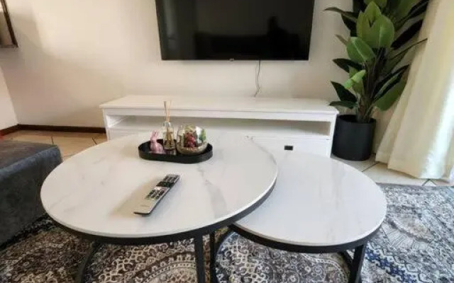 Elegant 2 bed apartment next to Gautrain Centurion