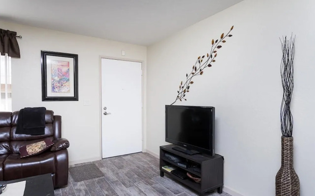Cliffs in Surprise By Signature Vacation Rentals