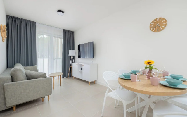 Dabki Apartment By the Beach by Renters
