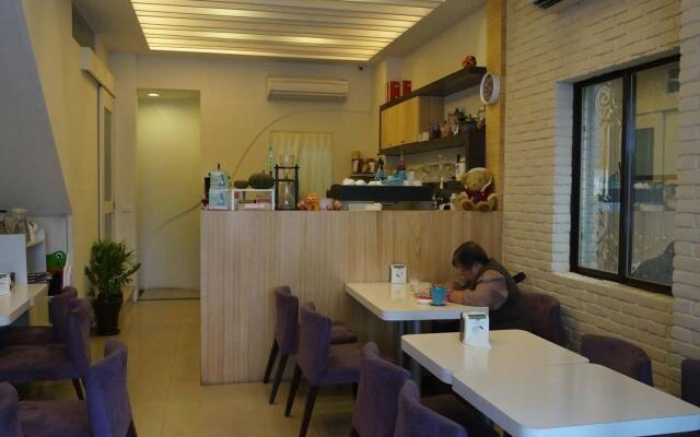 Aunties Hostel