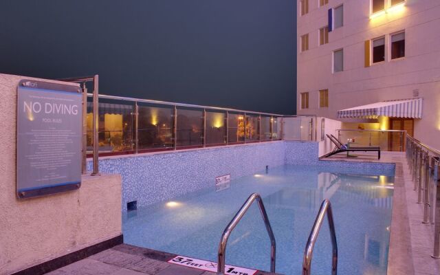 Aloft Ahmedabad, Sg Road