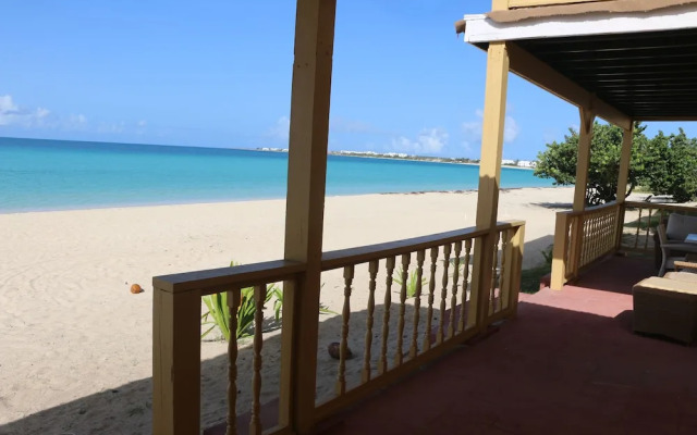 Rendezvous Bay Hotel