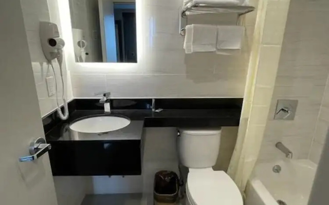 Royal Hotel Bronx