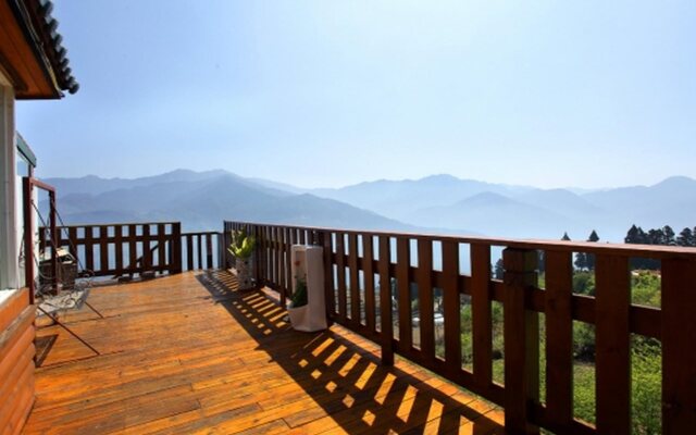 Dindai Glass Vacation Villa