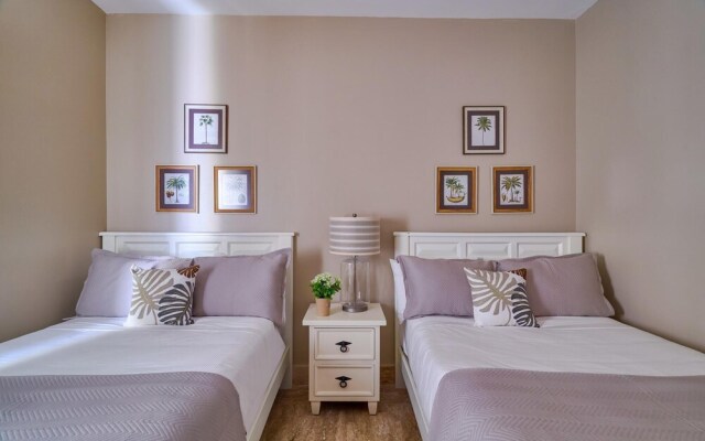 Luxury Beach Condo B-101 Costa Atlantica