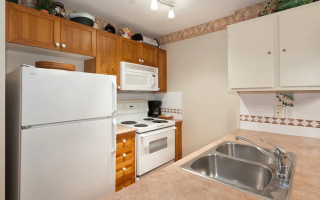 Town Plaza Suites by Whistler Premier