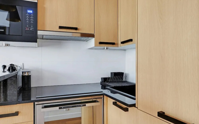 Modern Brunel Classic 1 Bed Apt With Balcony in Paris