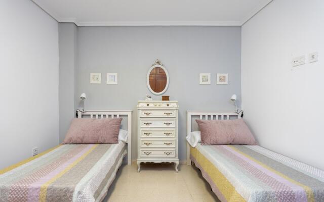 Home2Book Stylish & Roomy Santa Cruz City Center