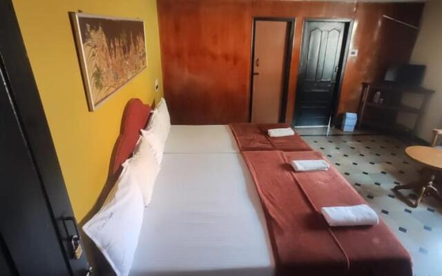 Hotel Caveri Comfort Inn