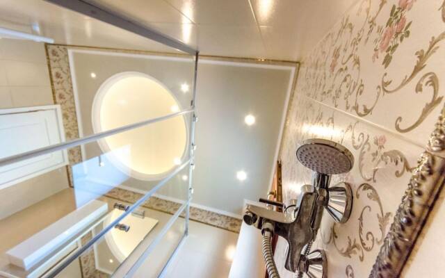 Leo - Unique Glyfada Apartment