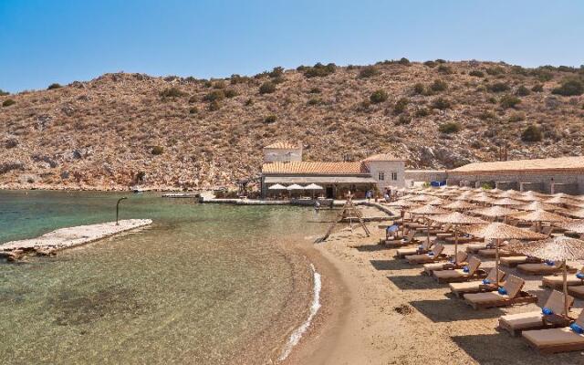 Mandraki Beach Resort