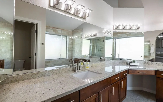 Scottsdale Friess 4 Bedroom Home by RedAwning