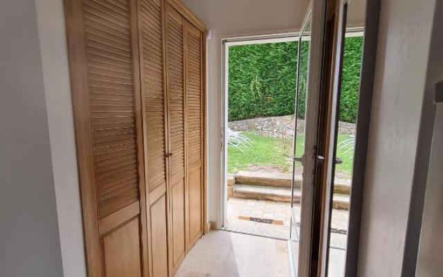 Adorable Maison Indépendante 30m2 avec Piscine en saison