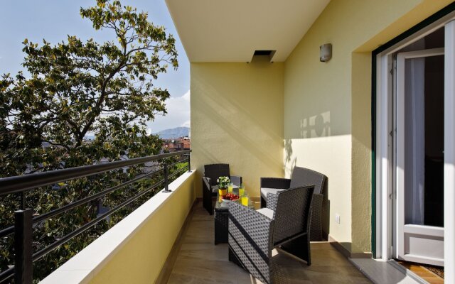 Luxury beach apartment private parking