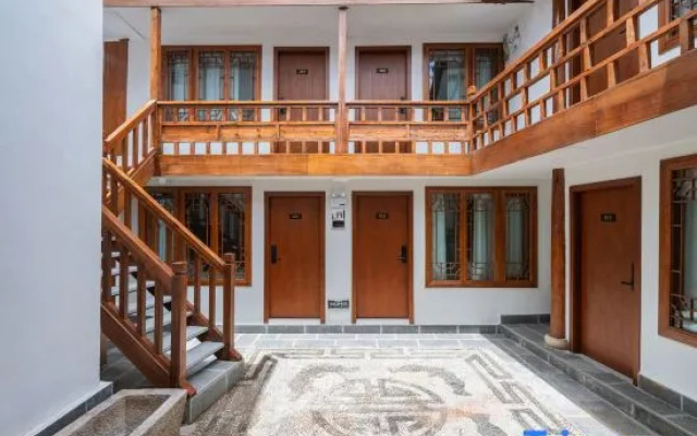 Zhenxue 360-Degree Snow Mountain Panoramic Courtyard (The Old Town of Lijiang Zhongyi Market) – Exterior – Lijiang