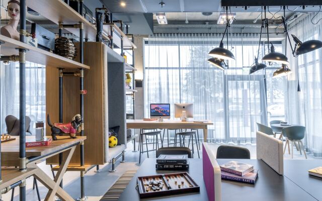 Moxy Edinburgh Airport