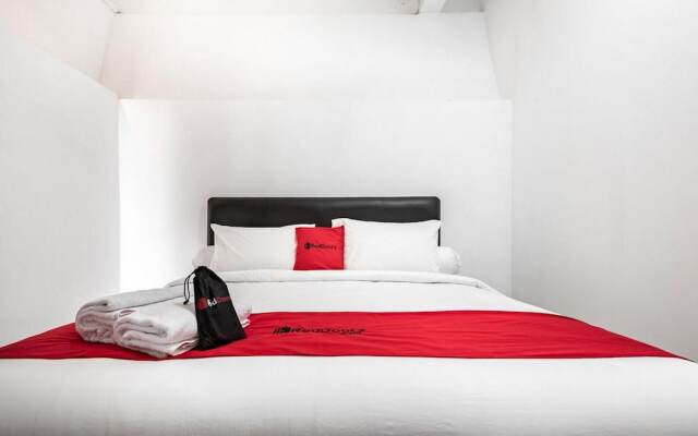 RedDoorz @ Mega Indah Villa Estate G16
