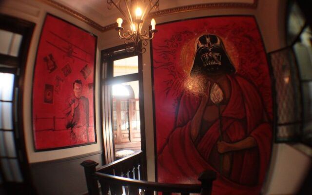 Holy Hostel Boutique