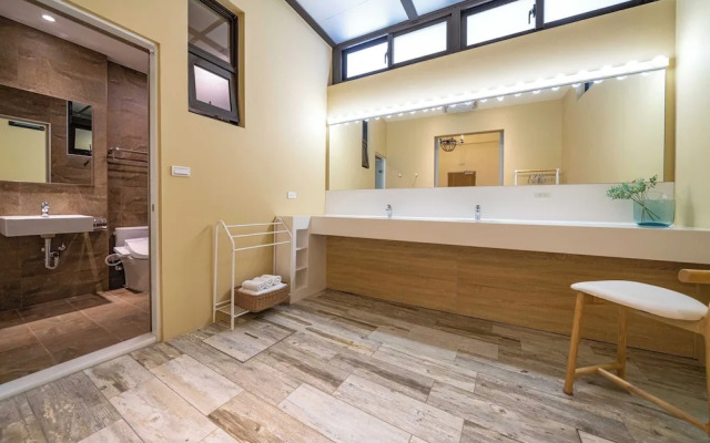 Otis Inn (Certificate No.: 2531, 2541, 2555, 2556)