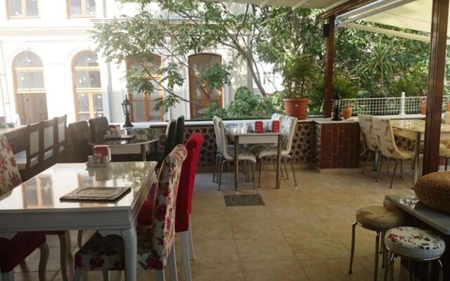 Esra Sultan Petrol Hotel