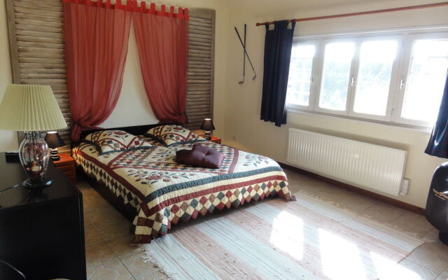 Les Chandelles Bed & Breakfast