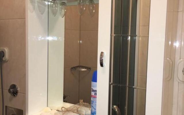 Mellitus Studio Apartment