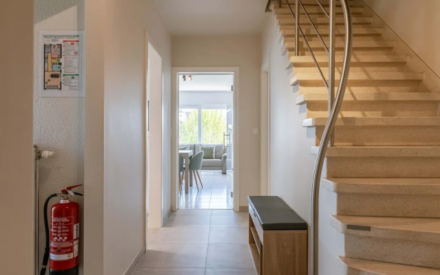 Huswell - Villa Near Beach With Double Parking