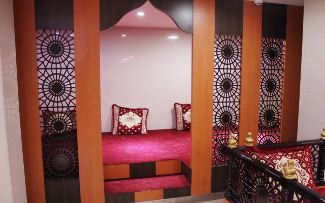 Montreal Naif Hotel