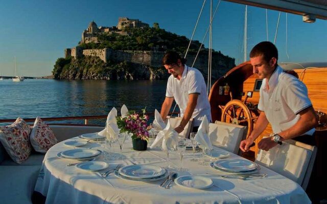 Plaghia Charter Boat&Breakfast