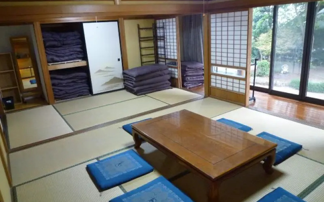 Guest House Azmo – Guest Rooms – Matsue
